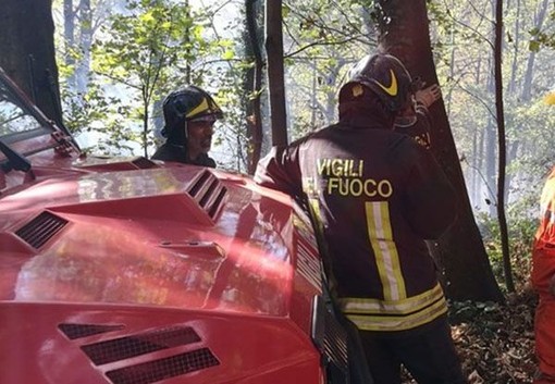 Non trova il sentiero e perde l'orientamento nei boschi dell'alta Valsessera (foto di repertorio)