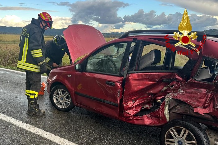 Scontro tra due mezzi a Crescentino, feriti soccorsi dal 118 Scontro tra due mezzi a Crescentino, feriti soccorsi dal 118