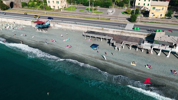 Ambiente: a Vesima clean-up della spiaggia con Marevivo, Arca Fondi e Bper Ambiente: a Vesima clean-up della spiaggia con Marevivo, Arca Fondi e Bper
