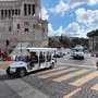 Far west golf car, viaggio nel centro di Roma tra irregolarità e guadagni stellari Far west golf car, viaggio nel centro di Roma tra irregolarità e guadagni stellari