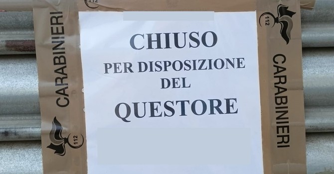 Da Vercelli: Coltellate sul viale, sospesa la licenza al bar Da Vercelli: Coltellate sul viale, sospesa la licenza al bar