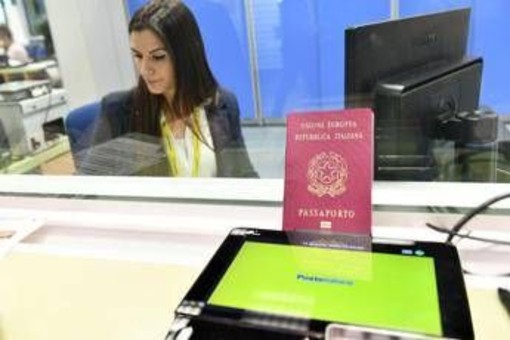 Poste, passaporti da record: superate 300mila richieste Poste, passaporti da record: superate 300mila richieste