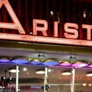 Sanremo, tra volti nuovi e nomi già noti: chi sono i 24 Giovani in gara per 2 posti all'Ariston Sanremo, tra volti nuovi e nomi già noti: chi sono i 24 Giovani in gara per 2 posti all'Ariston