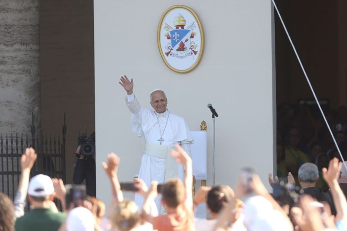 Papa ai giovani ad Assisi “Coraggio di compiere scelte è atto più rivoluzionario” Papa ai giovani ad Assisi “Coraggio di compiere scelte è atto più rivoluzionario”