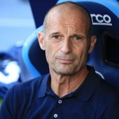 Napoli, tifosi furiosi con Allegri: "Troppo presto per dimettersi?" Napoli, tifosi furiosi con Allegri: "Troppo presto per dimettersi?"
