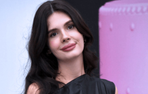 Evelina Sgarbi a Verissimo: "Preoccupata per la vita di mio padre. Denuncerò per maltrattamenti" Evelina Sgarbi a Verissimo: "Preoccupata per la vita di mio padre. Denuncerò per maltrattamenti"