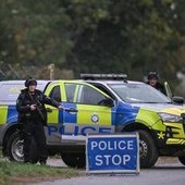 Allarme esplosivi vicino alla base Usa in Gran Bretagna: cinque arresti. L'antiterrorismo indaga su un possibile legame con l’Iran