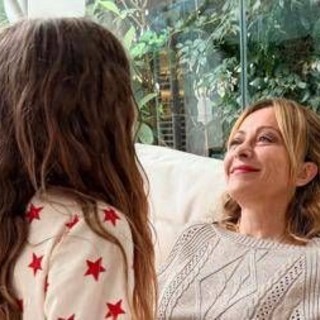 Festa della mamma, da Meloni a Conte gli auguri della politica