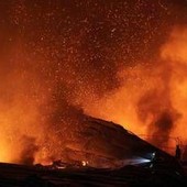 Ucraina ancora sotto attacco russo: raid su stazioni di servizio a Kiev, colpito mercantile a Odessa Ucraina ancora sotto attacco russo: raid su stazioni di servizio a Kiev, colpito mercantile a Odessa