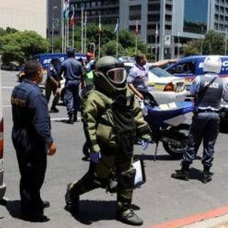 Sudafrica, sparatoria in una taverna vicino a Johannesburg: 9 morti e 10 feriti Sudafrica, sparatoria in una taverna vicino a Johannesburg: 9 morti e 10 feriti