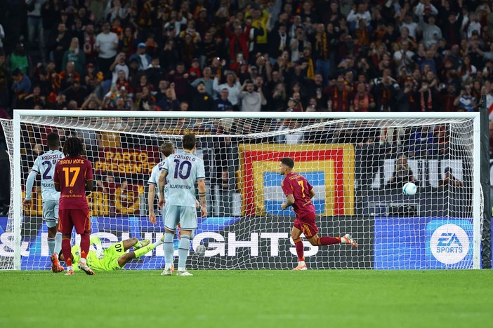 La Roma non sbaglia e vola in vetta: Udinese battuta 2-0 La Roma non sbaglia e vola in vetta: Udinese battuta 2-0