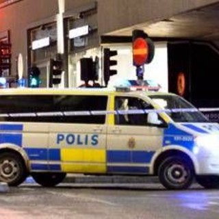 Svezia, auto investe pedoni su marciapiede nel centro di Malmo: feriti