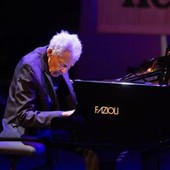 Addio ad Abdullah Ibrahim, morto a 91 anni il pianista che trasformò il jazz in voce libertà contro apartheid Addio ad Abdullah Ibrahim, morto a 91 anni il pianista che trasformò il jazz in voce libertà contro apartheid