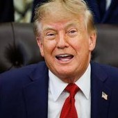 Trump (e figli) senza freni sull'IA, ecco l'interesse finanziario di presidente e famiglia nel settore Trump (e figli) senza freni sull'IA, ecco l'interesse finanziario di presidente e famiglia nel settore