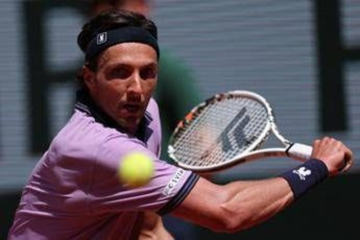Roland Garros, furia Rinderknech con Berrettini: distrugge la racchetta Roland Garros, furia Rinderknech con Berrettini: distrugge la racchetta