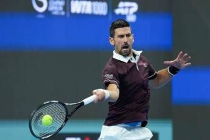 Medvedev squalificato: Djokovic in finale a Pechino Medvedev squalificato: Djokovic in finale a Pechino