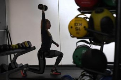 La palestra aiuta cuore e cervello, 90 minuti di allenamento a settimana allungano la vita La palestra aiuta cuore e cervello, 90 minuti di allenamento a settimana allungano la vita