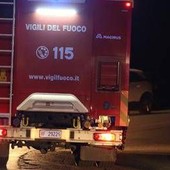 Trieste, incendio in un palazzo: muore una 77enne, sei intossicati in ospedale. Ipotesi sigaretta lasciata accesa