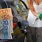 Carburanti, salgono ancora i prezzi di benzina e diesel: gasolio self a 1,941 euro al litro Carburanti, salgono ancora i prezzi di benzina e diesel: gasolio self a 1,941 euro al litro