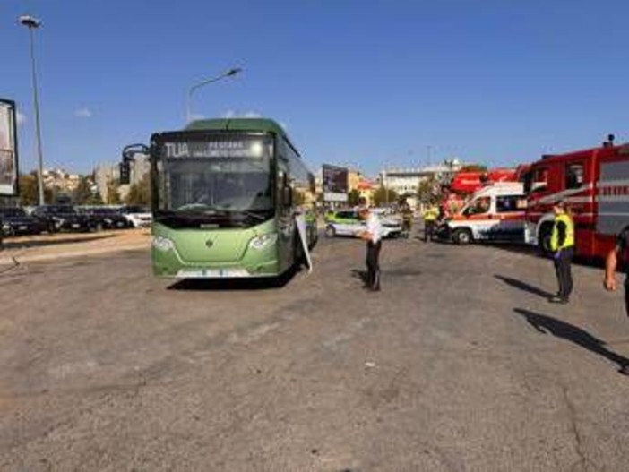 Dramma a Pescara, pullman travolge pedone nel terminal bus: morta una donna Dramma a Pescara, pullman travolge pedone nel terminal bus: morta una donna