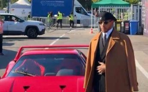 Gp Monza, l'arrivo in grande stile di Hamilton sulla Ferrari F40