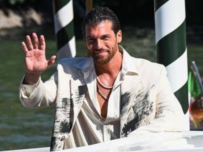 Can Yaman, chi è la star delle soap turche arrestato per droga Can Yaman, chi è la star delle soap turche arrestato per droga