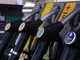Carburanti, da oggi il taglio delle accise scende a 5 centesimi: "Pieno di gasolio costerà 3 euro in più"