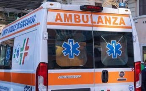 Scontro tra auto e moto nel Pavese, tre morti a Cassinino