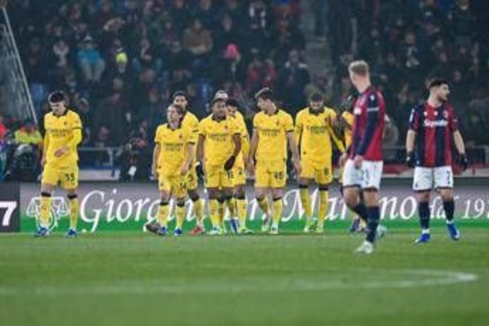 Nkunku lo salta, Ravaglia lo abbatte: calcio di rigore giusto in Bologna-Milan?