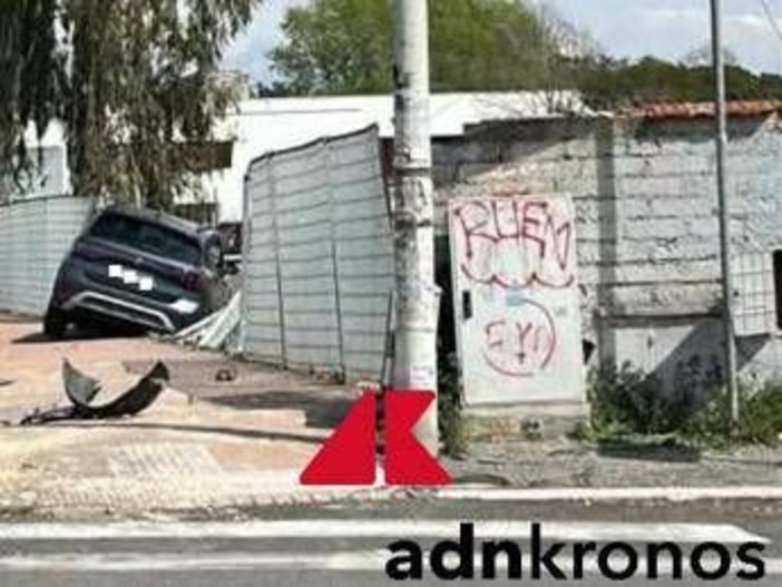 Roma, 13enne travolto da un suv su marciapiede davanti a scuola: non è in pericolo di vita