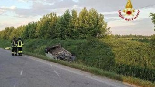 Travolti da un furgone mentre vanno al lavoro in bici: morti due operai nel Mantovano Travolti da un furgone mentre vanno al lavoro in bici: morti due operai nel Mantovano