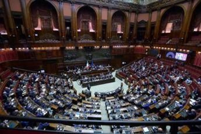 STASERA Servizio militare obbligatorio o volontario, ecco le proposte in stand-by in Parlamento