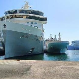 Porto di Civitavecchia, concluso con successo primo rifornimento di Gnl a una nave da crociera