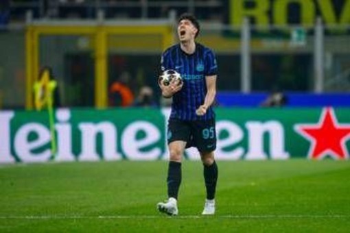 Milan-Inter, non c'è pace per Bastoni: pioggia di fischi a San Siro per il difensore Milan-Inter, non c'è pace per Bastoni: pioggia di fischi a San Siro per il difensore