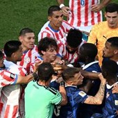 Paraguay-Francia, rissa in campo e Mbappé chiede un rosso Paraguay-Francia, rissa in campo e Mbappé chiede un rosso