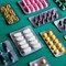 Farmaci in valigia, quali portare con sé in vacanza e come conservarli correttamente