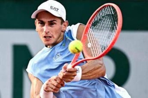 Roland Garros, impresa Arnaldi: batte Tsitsipas e vola al terzo turno Roland Garros, impresa Arnaldi: batte Tsitsipas e vola al terzo turno