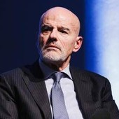 Gas, Descalzi: "Necessario sospendere bando Russia che scatterà il 1 gennaio 2027"﻿