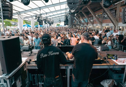 Spari durante un rave party in Svizzera, muore ragazza italiana di 22 anni Spari durante un rave party in Svizzera, muore ragazza italiana di 22 anni