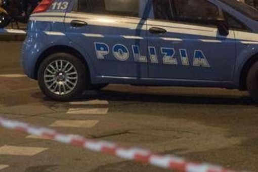 Roma, pestato e ridotto in fin di vita a Termini: in 4 portati in commissariato dalla polizia Roma, pestato e ridotto in fin di vita a Termini: in 4 portati in commissariato dalla polizia