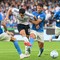 Baturina e Douvikas piegano il Napoli al Maradona, vince il Como 2-1 Baturina e Douvikas piegano il Napoli al Maradona, vince il Como 2-1