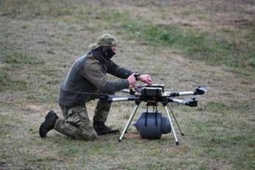 Dombrovskis: &quot;Ue è già in una guerra ibrida con la Russia&quot;. Lavrov: &quot;Non attaccheremo, ma risponderemo ad aggressioni&quot;