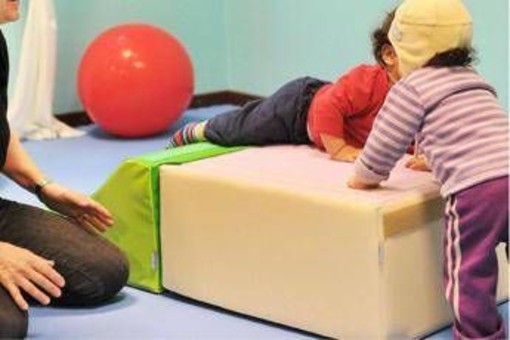 Schiaffi, minacce e umiliazioni a bimbi: sospesa educatrice asilo nido Schiaffi, minacce e umiliazioni a bimbi: sospesa educatrice asilo nido