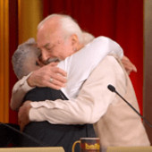 Eugenio Finardi si commuove a Ballando, l'abbraccio con Mariotto: "Per me ha vinto" Eugenio Finardi si commuove a Ballando, l'abbraccio con Mariotto: "Per me ha vinto"
