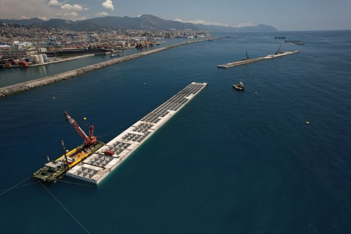 Posato il 26^ cassone della Diga Foranea di Genova Posato il 26^ cassone della Diga Foranea di Genova