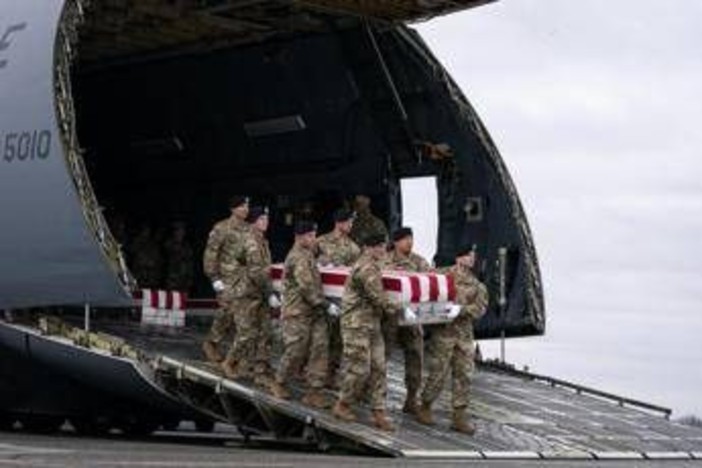Iran, la rivelazione: "Almeno 22 soldati Usa morti, più di quanto ammesso" Iran, la rivelazione: "Almeno 22 soldati Usa morti, più di quanto ammesso"