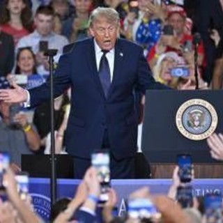 Iran-Usa, Trump vuole modificare l'accordo: le nuove condizioni sul nucleare