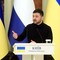 Ucraina, Zelensky”Giorni pieni di consultazioni,ascolto ciò che dicono le persone” Ucraina, Zelensky”Giorni pieni di consultazioni,ascolto ciò che dicono le persone”