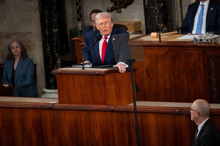 Trump, lungo discorso sullo Stato dell’Unione “Il nostro Paese è tornato”