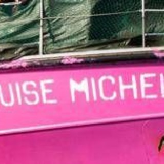 Migranti, 50 in fuga dalla Libia soccorsi dalla nave di Banksy: &quot;Esausti e bisognosi di cure&quot;